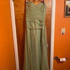 Vera Wang pale green strapless gown dress